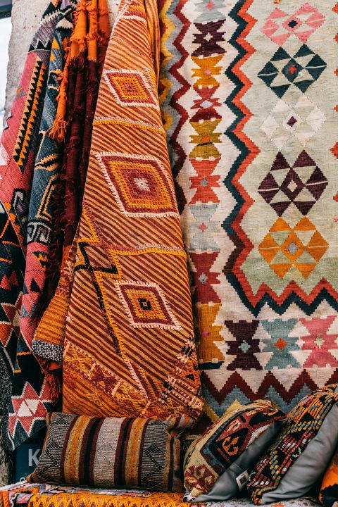 Cappadocia Photoshooting  Tour in Colurful Carpet Shop